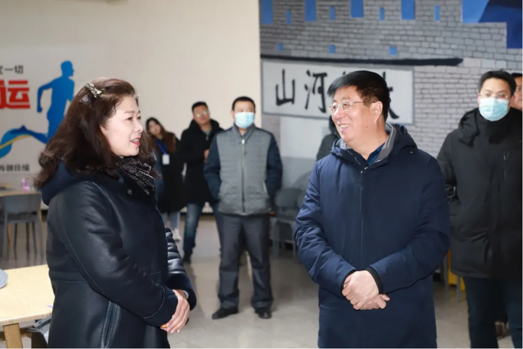 相约冬奥——扛红旗、当先锋 | 党委书记冯印涛看望我院参与冬奥重点文化活动师生