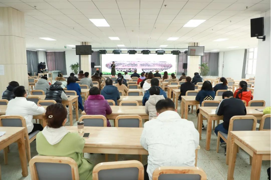 我院举办“学家庭教育，做智慧家长”家庭教育公益讲座